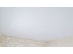 Монтаж потолка в спальне 11 м2 с использованием пленки VIPCEILING серии MONLANGE M9001 (3.25)