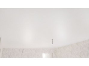 Монтаж потолка в спальне 17 м2 с использованием пленки VIPCEILING серии MONLANGE S9020 (3.80)