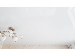 Монтаж потолка для зала 18 м2 с использованием пленки VIPCEILING серии MONLANGE L9001 (2.15)