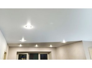 Монтаж потолка в квартире 22 м2 с использованием пленки VIPCEILING серии MONLANGE M9001 (5.45)