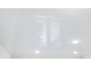 Монтаж потолка на кухне 8 м2 с использованием пленки VIPCEILING серии MONLANGE L9001 (2.60)