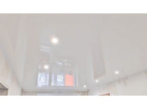 Монтаж потолка для зала 17 м2 с использованием пленки VIPCEILING серии MONLANGE L9001 (3.25)