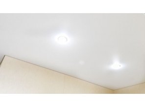 Монтаж потолка в коридоре 7 м2 с использованием пленки VIPCEILING серии MONLANGE M9001 (2.15)