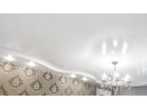 Монтаж потолка для зала 18 м2 с использованием пленки VIPCEILING серии MONLANGE L9001 (3.50)