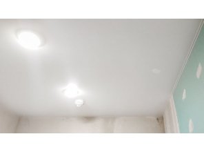 Монтаж потолка в коридоре 5 м2 с использованием пленки VIPCEILING серии MONLANGE S9020 (2.15)