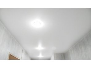 Монтаж потолка в коридоре 10 м2 с использованием пленки VIPCEILING серии MONLANGE M9001 (2.15)