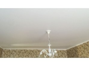 Монтаж потолка в спальне 12 м2 с использованием пленки VIPCEILING серии MONLANGE M9001 (3.25)