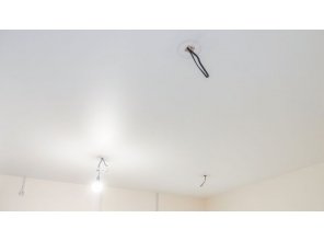 Монтаж потолка в квартире 21 м2 с использованием пленки VIPCEILING серии MONLANGE M9001 (3.80)