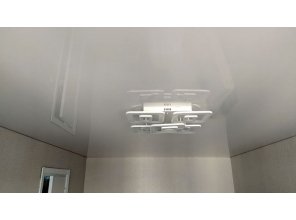 Монтаж потолка в гостиной 16 м2 с использованием пленки VIPCEILING серии MONLANGE L9001 (3.25)