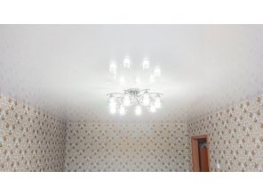 Монтаж потолка для зала 17 м2 с использованием пленки VIPCEILING серии MONLANGE L9001 (3.25)