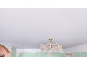 Монтаж потолка для зала 18 м2 с использованием пленки VIPCEILING серии MONLANGE M9001 (3.25)