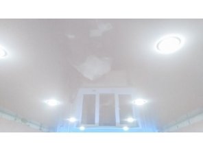 Монтаж потолка для зала 17 м2 с использованием пленки VIPCEILING серии MONLANGE L9001 (3.25)