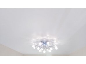 Монтаж потолка в гостиной 17 м2 с использованием пленки VIPCEILING серии MONLANGE S9020 (3.25)