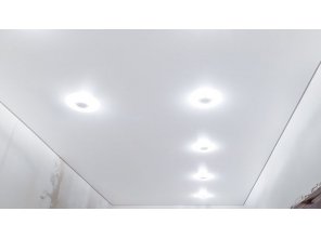 Монтаж потолка в коридоре 8 м2 с использованием пленки VIPCEILING серии MONLANGE S9020 (2.15)