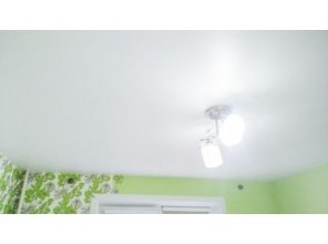 Монтаж потолка на кухне 9 м2 с использованием пленки VIPCEILING серии MONLANGE S9020 (3.25)