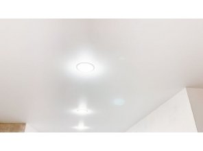 Монтаж потолка в коридоре 9 м2 с использованием пленки VIPCEILING серии MONLANGE M9001 (3.25)