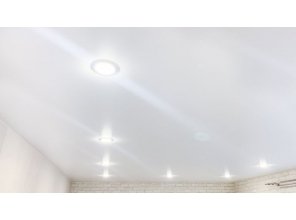 Монтаж потолка для зала 19 м2 с использованием пленки VIPCEILING серии MONLANGE S9020 (3.80)