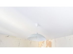 Монтаж потолка на кухне 9 м2 с использованием пленки VIPCEILING серии MONLANGE M9001 (3.25)