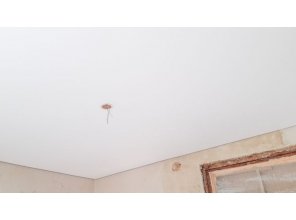 Монтаж потолка на кухне 6 м2 с использованием пленки VIPCEILING серии MONLANGE M9001 (2.60)