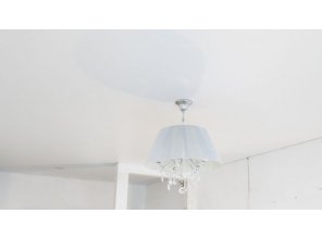 Монтаж потолка в гостиной 18 м2 с использованием пленки VIPCEILING серии MONLANGE S9020 (3.25)