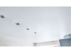 Монтаж потолка для зала 16 м2 с использованием пленки VIPCEILING серии MONLANGE S9020 (3.25)