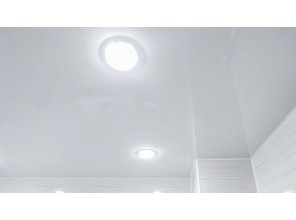 Монтаж потолка в ванной 4 м2 с использованием пленки VIPCEILING серии MONLANGE L9103 (2.15)