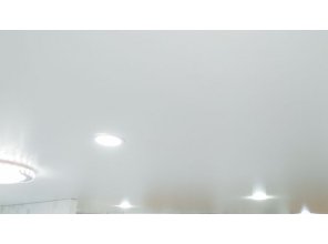 Монтаж потолка в квартире 23 м2 с использованием пленки VIPCEILING серии MONLANGE S9020 (4.90)