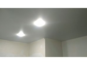 Монтаж потолка в коридоре 11 м2 с использованием пленки VIPCEILING серии MONLANGE S9020 (3.25)