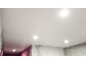 Монтаж потолка на кухне 10 м2 с использованием пленки VIPCEILING серии MONLANGE M9001 (3.50)