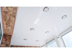 Монтаж потолка в квартире 4 м2 с использованием пленки VIPCEILING серии MONLANGE L9001 (2.15)