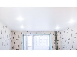 Монтаж потолка на кухне 20 м2 с использованием пленки VIPCEILING серии MONLANGE S9020 (3.50)