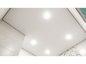 Монтаж потолка в ванной 4 м2 с использованием пленки VIPCEILING серии MONLANGE S9020 (2.15)