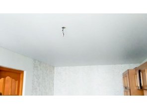 Монтаж потолка в гостиной 17 м2 с использованием пленки VIPCEILING серии MONLANGE M9001 (3.50)