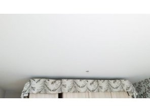 Монтаж потолка в спальне 12 м2 с использованием пленки VIPCEILING серии MONLANGE M9001 (3.50)