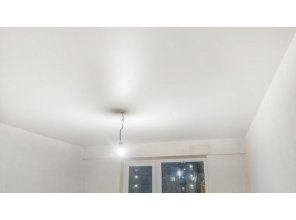 Монтаж потолка на кухне 12 м2 с использованием пленки VIPCEILING серии MONLANGE S9020 (3.25)