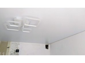 Монтаж потолка на кухне 9 м2 с использованием пленки VIPCEILING серии MONLANGE S9020 (3.25)