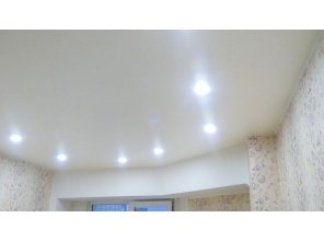 Монтаж потолка в спальне 16 м2 с использованием пленки VIPCEILING серии MONLANGE S9020 (3.50)