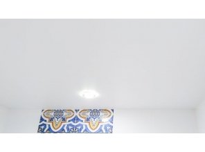 Монтаж потолка в ванной 3 м2 с использованием пленки VIPCEILING серии MONLANGE M9001 (2.15)