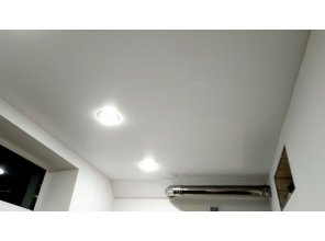 Монтаж потолка на кухне 7 м2 с использованием пленки VIPCEILING серии MONLANGE M9001 (2.15)