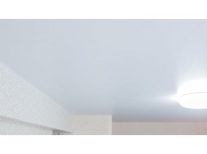 Монтаж потолка в спальне 16 м2 с использованием пленки VIPCEILING серии MONLANGE S9020 (3.25)