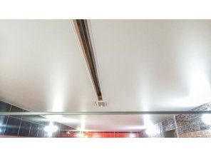 Монтаж потолка в деревянном доме 40 м2 с использованием пленки VIPCEILING серии MONLANGE M9001 (2.15)