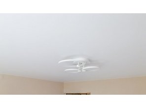 Монтаж потолка в спальне 11 м2 с использованием пленки VIPCEILING серии MONLANGE M9001 (3.25)