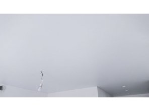 Монтаж потолка на кухне 16 м2 с использованием пленки VIPCEILING серии MONLANGE S9020 (3.50)