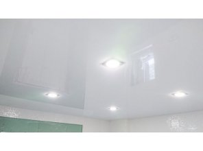 Монтаж потолка в ванной 8 м2 с использованием пленки VIPCEILING серии MONLANGE L9001 (3.25)