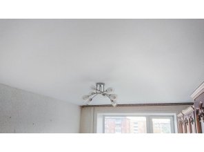 Монтаж потолка в гостиной 14 м2 с использованием пленки VIPCEILING серии MONLANGE M9001 (3.25)