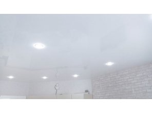 Монтаж потолка на кухне 16 м2 с использованием пленки VIPCEILING серии MONLANGE L9001 (3.25)