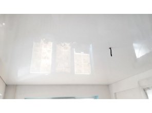 Монтаж потолка для зала 16 м2 с использованием пленки VIPCEILING серии MONLANGE L9001 (3.25)