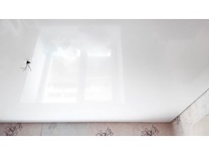 Монтаж потолка на кухне 6 м2 с использованием пленки VIPCEILING серии MONLANGE L9001 (2.60)