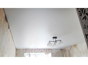 Монтаж потолка в квартире 20 м2 с использованием пленки VIPCEILING серии MONLANGE M9001 (3.50)