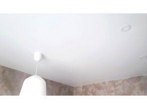 Монтаж потолка на кухне 8 м2 с использованием пленки VIPCEILING серии MONLANGE M9001 (2.15)